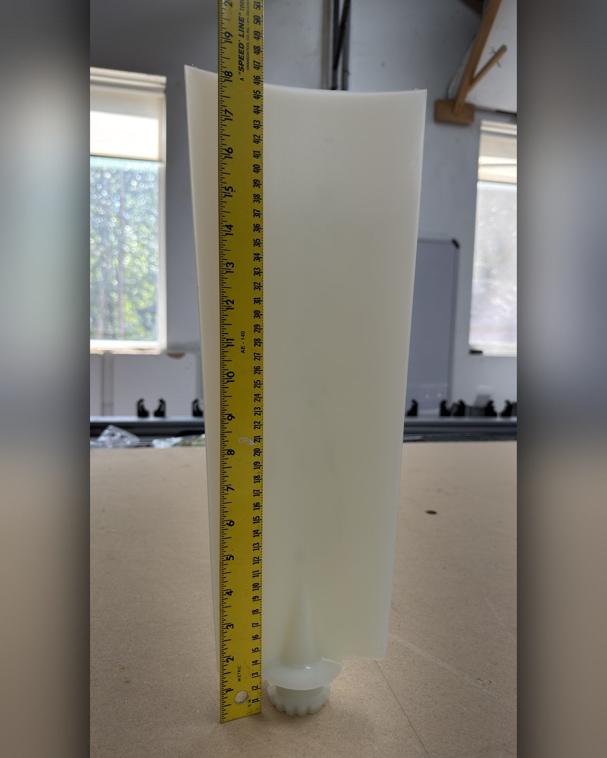 Multiwing 6Z reversible fan blade, uncut, full length with tape measure
