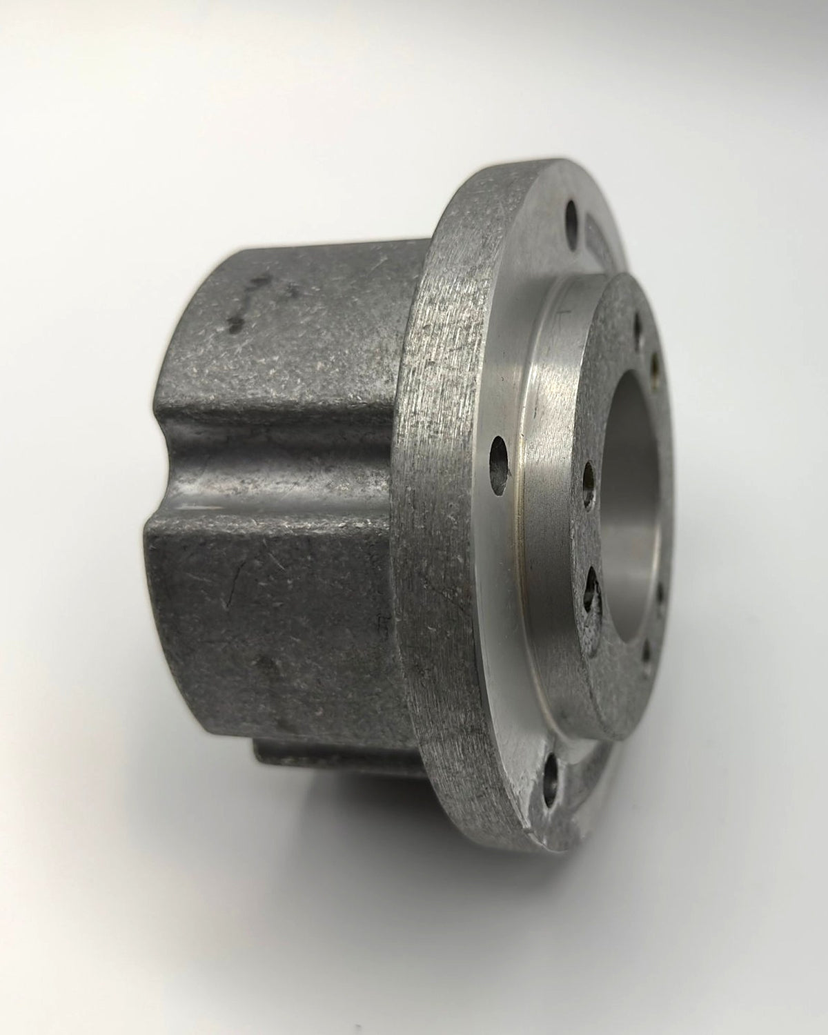 Multiwing SH center boss, side view showing the 62 mm extended length