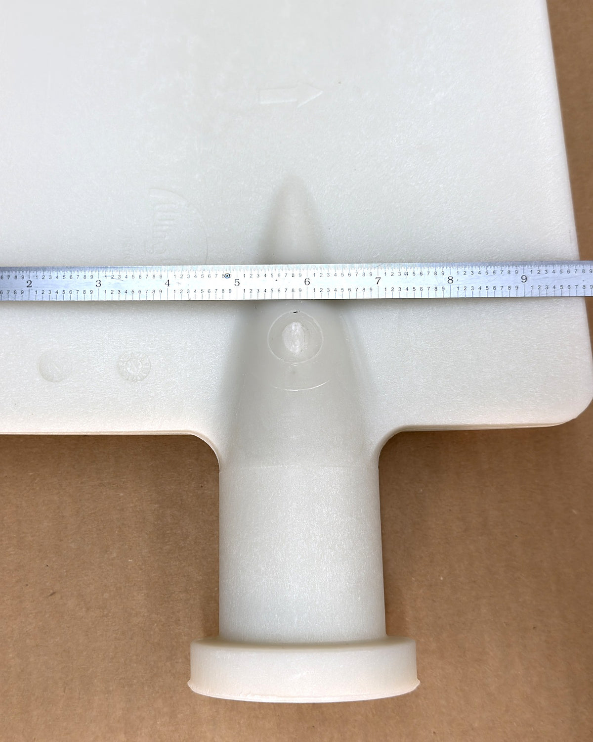 Wing Fan P9TR fan blade width measured with a steel ruler near the root